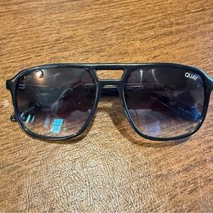 Quay On The Fly Black Sunglasses new